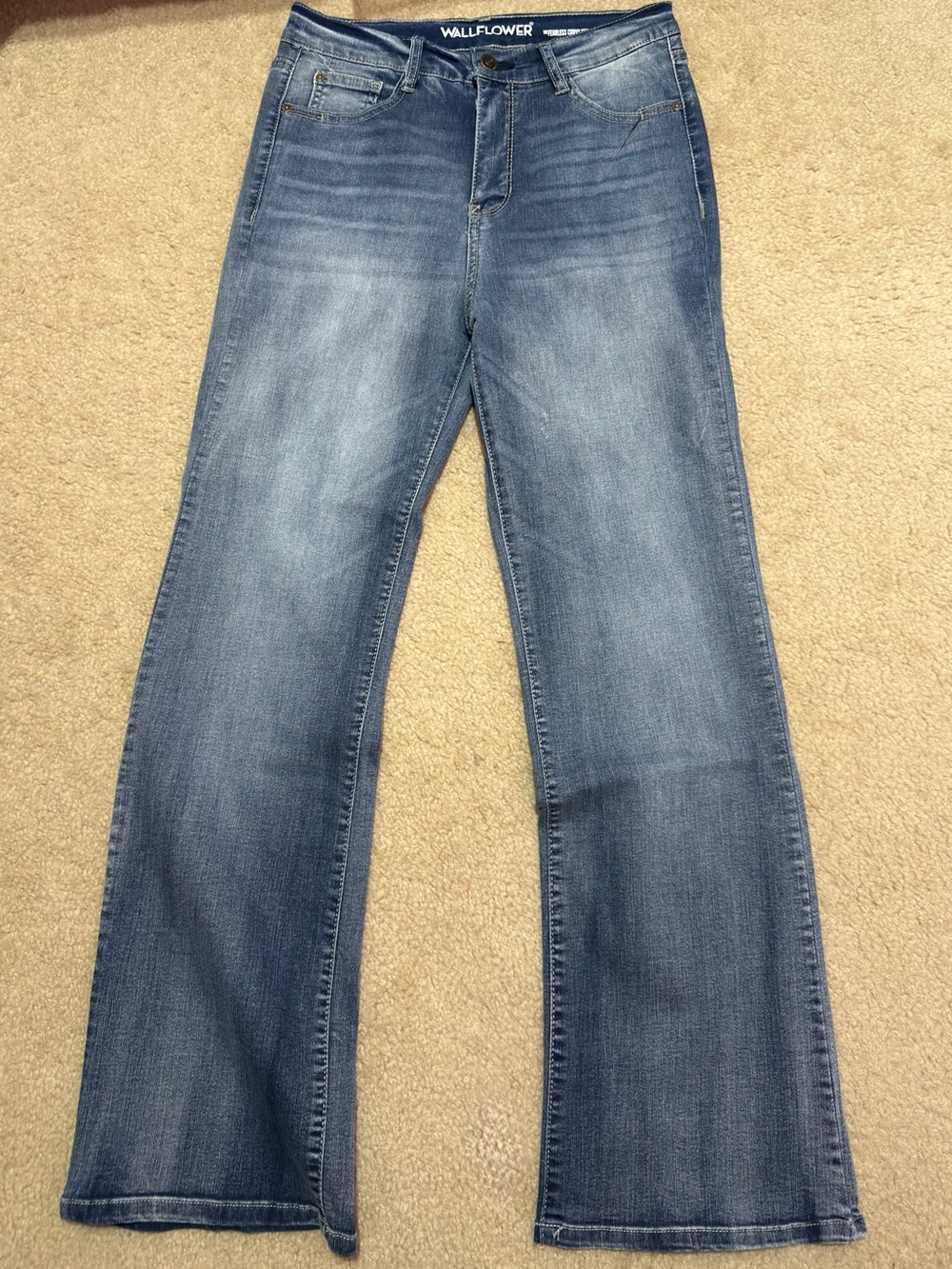WallFlower Fearless Curvy Super High Rise Flare Jeans – Size 7